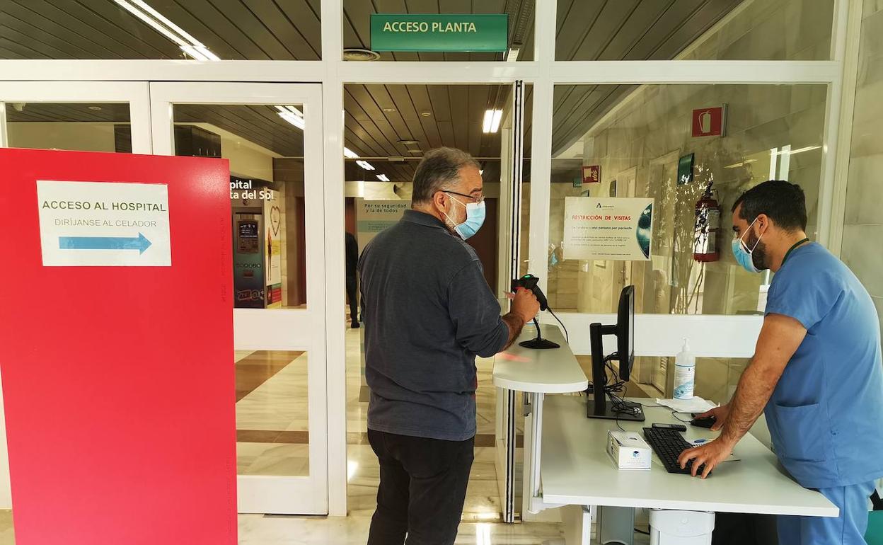El Hospital Costa del Sol pone en marcha un control de acceso para